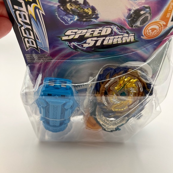 2335-MMT Beyblade Burst Surge SPEED STORM  MIRAGE FAFNIR F6 Starter Pack NEW - Picture 4 of 13